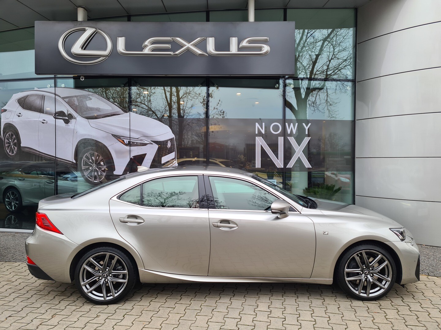 Lexus IS