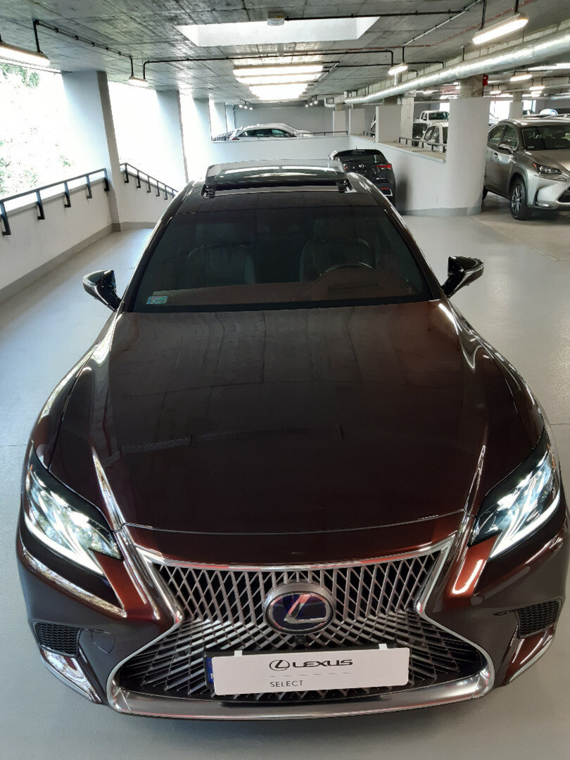 Lexus LS