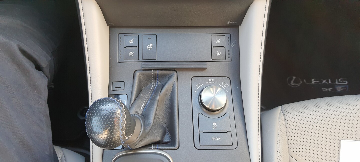 Lexus RC
