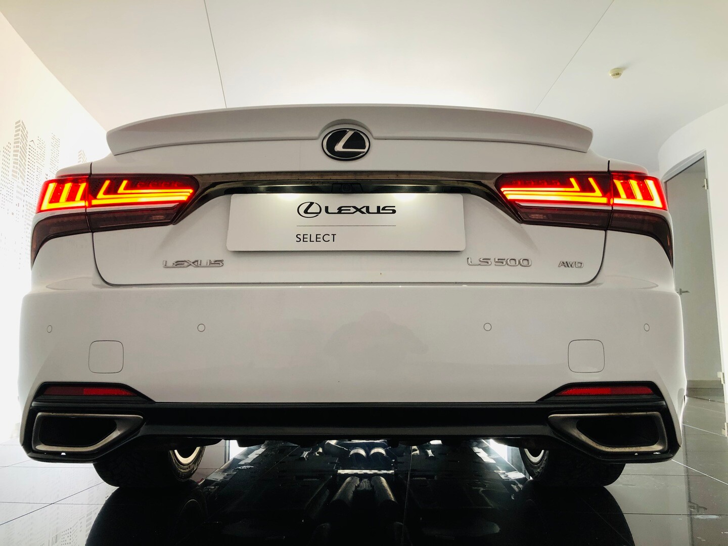 Lexus LS
