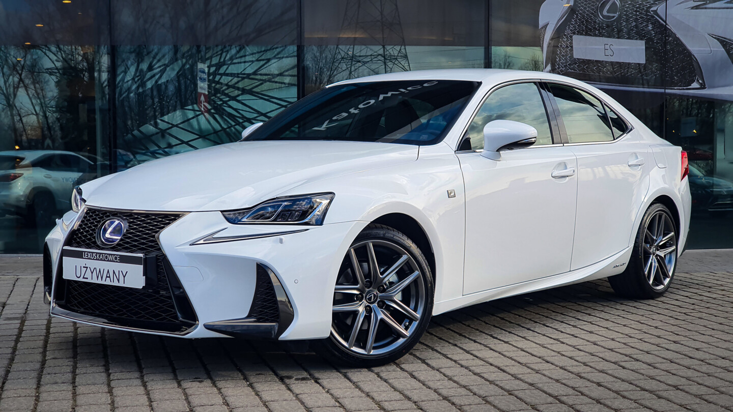 Lexus IS