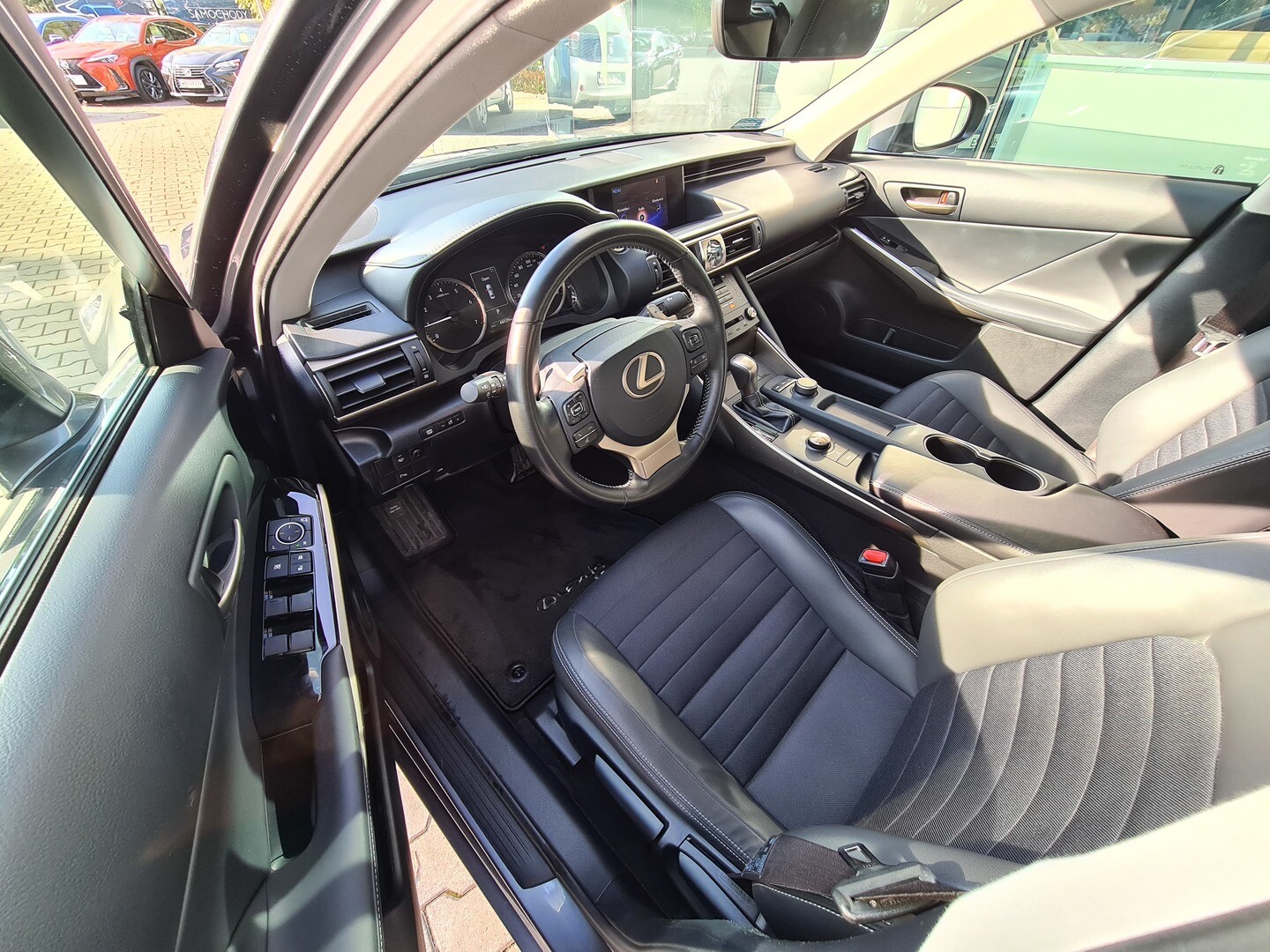 Lexus IS