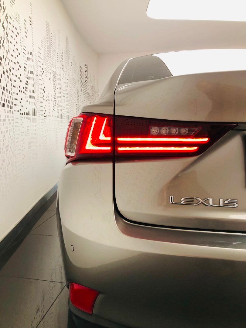 Lexus IS
