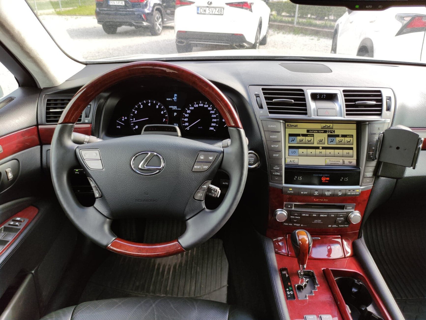 Lexus LS