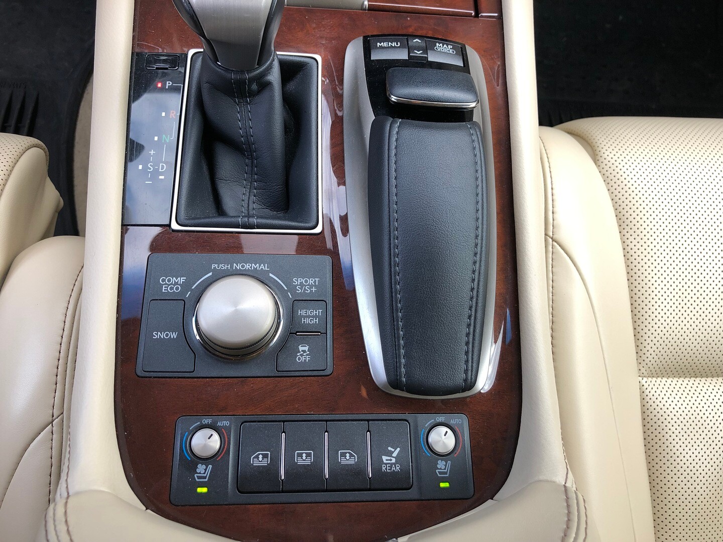 Lexus LS